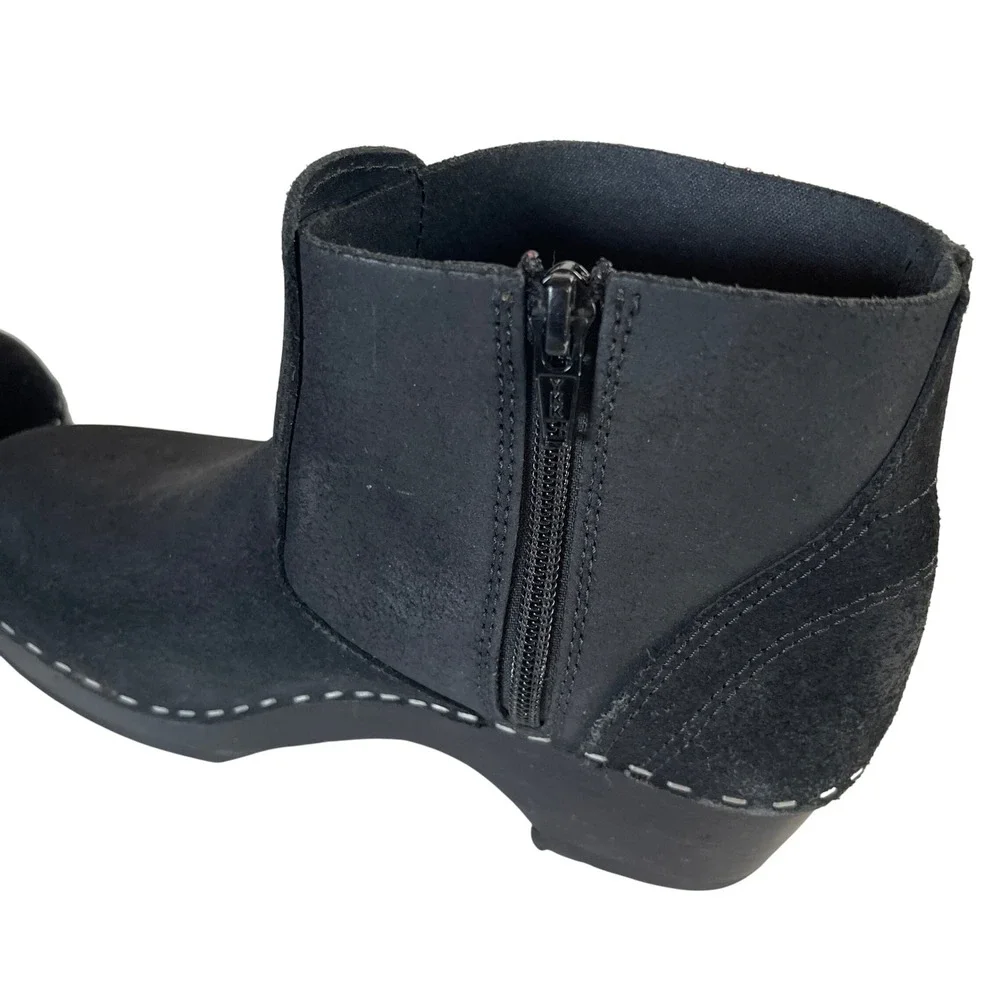 Hanna Anderson Girl's Size 36 US Size 4-4.5 Suede and Wooden Zipper‎ Boot Clogs